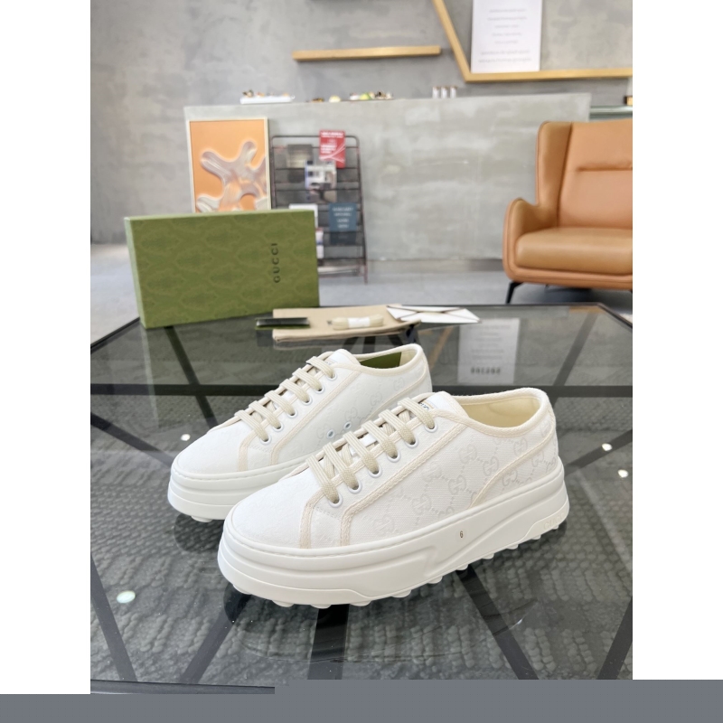 G*u*i casual shoes